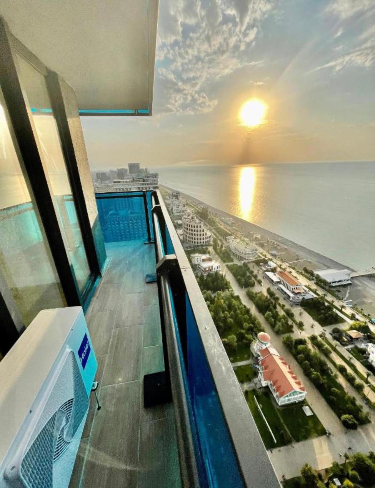 Orbi City Batumi Star Aparthotel Exterior photo